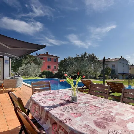Attractive In With Pool Rovinjsko Selo