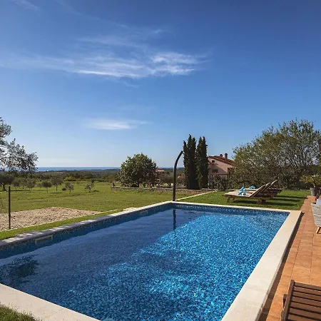 Villa Attractive In With Pool Rovinjsko Selo