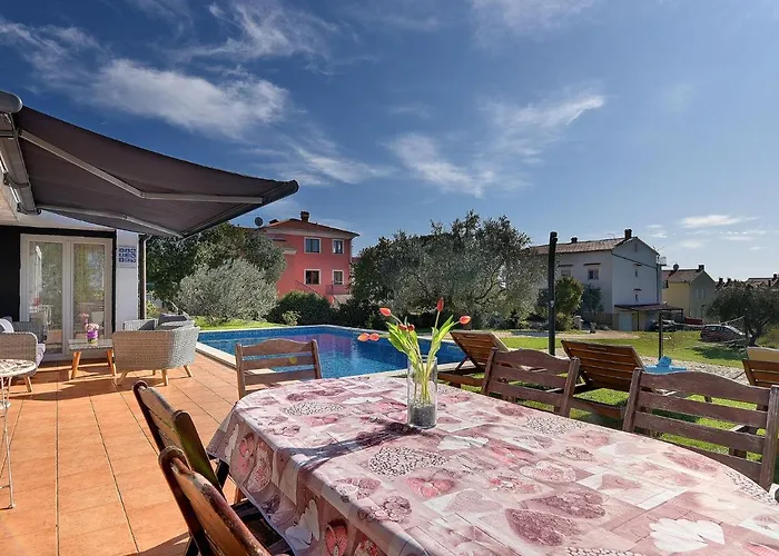 In Rovinj With Pool & Bubble Bath Rovinjsko Selo