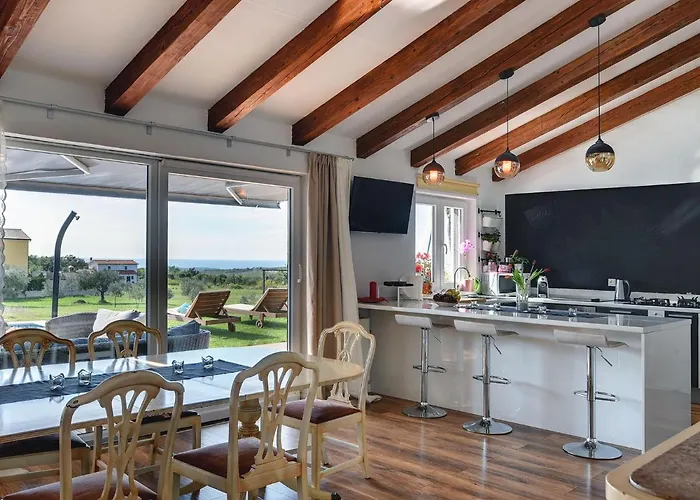 Vila In Rovinj With Pool & Bubble Bath Rovinjsko Selo