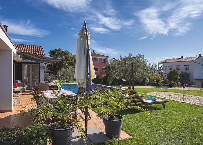 Vila In Rovinj With Pool & Bubble Bath