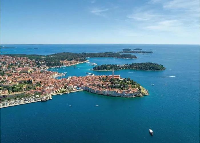 In Rovinj With Pool & Bubble Bath