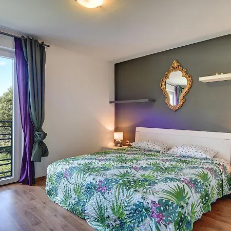 别墅 In Rovinj With Pool & Bubble Bath