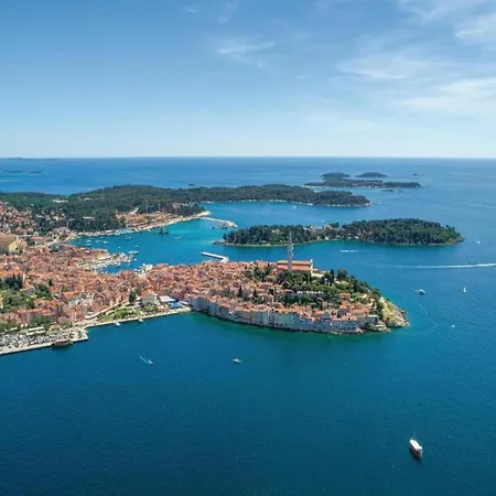 In Rovinj With Pool & Bubble Bath