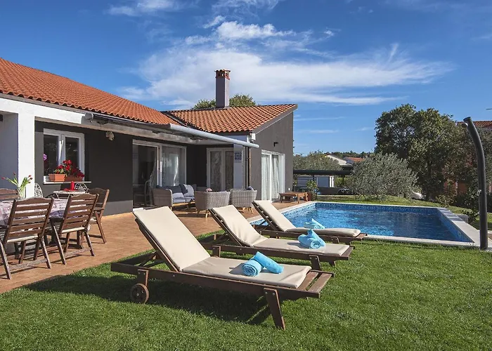 In Rovinj With Pool & Bubble Bath Rovinjsko Selo