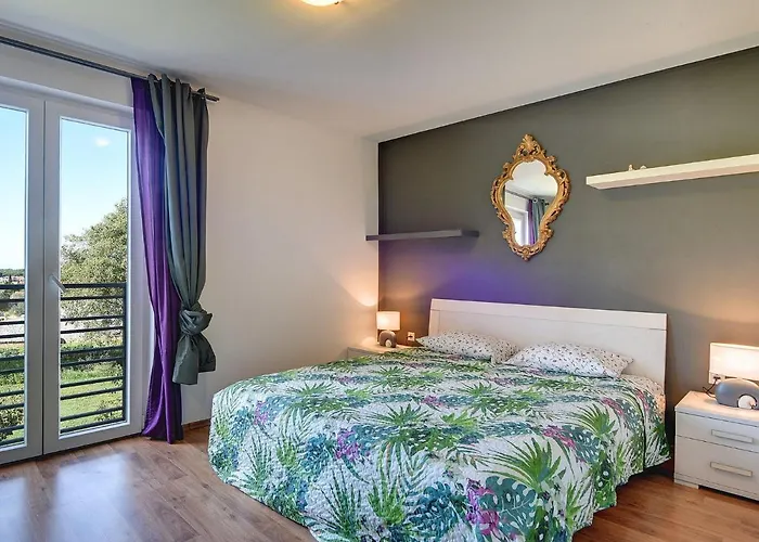 Villa In Rovinj With Pool & Bubble Bath